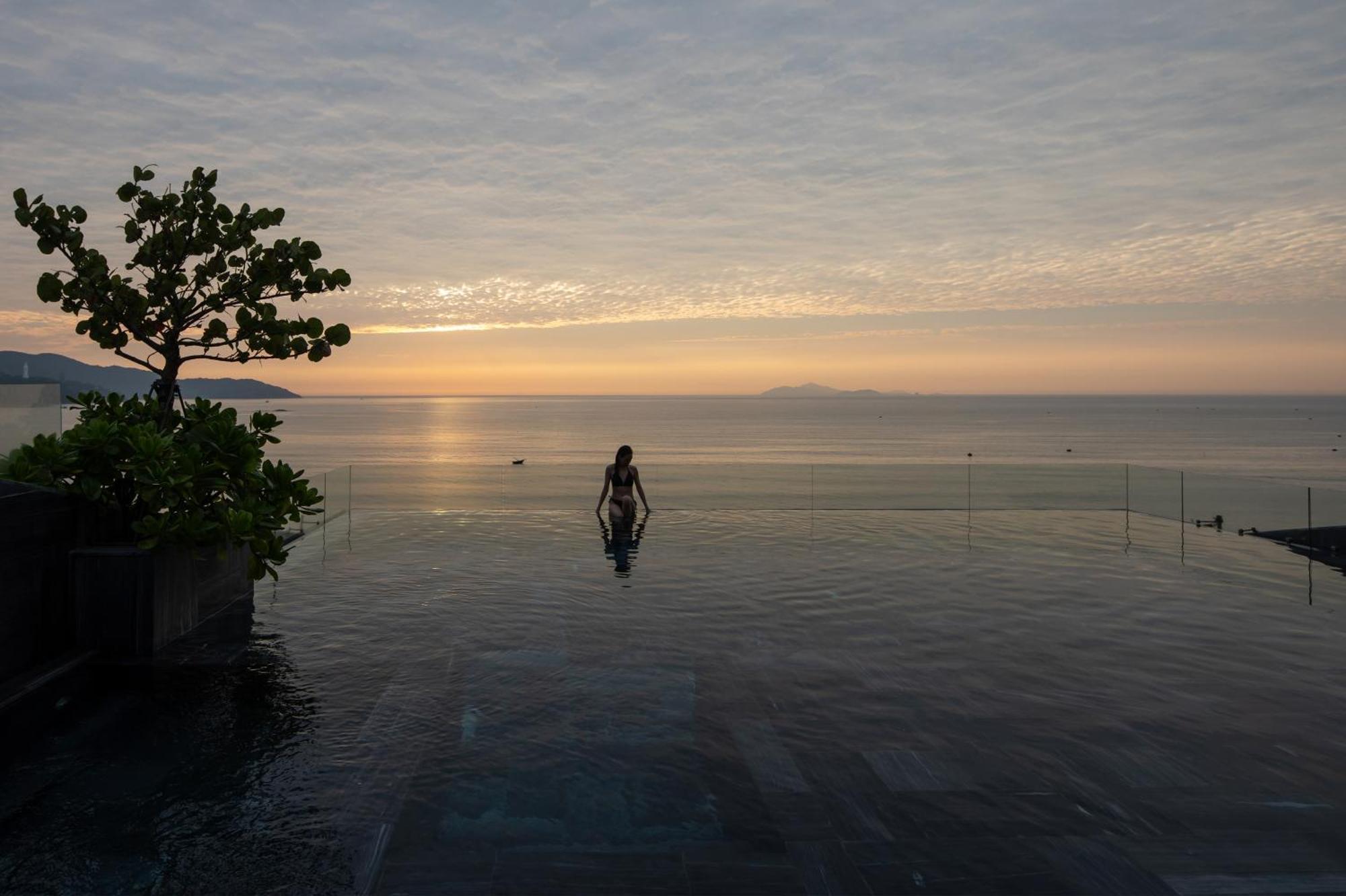 Leaf Beachfront Hotel Da Nang Bagian luar foto